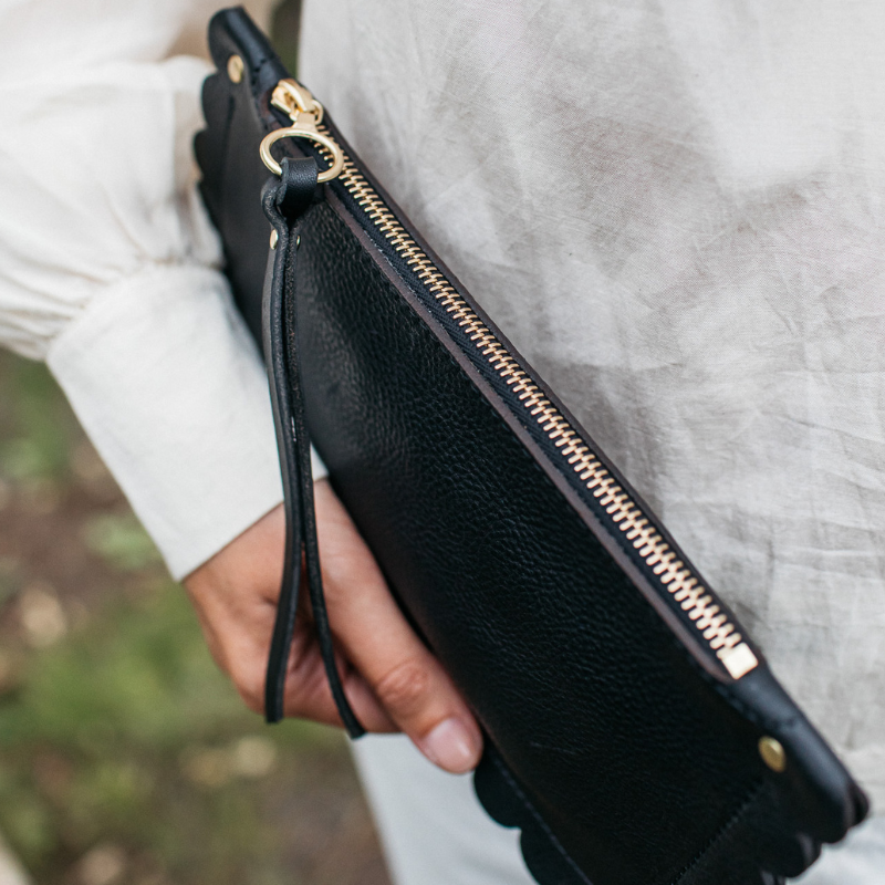 Carey scallop purse