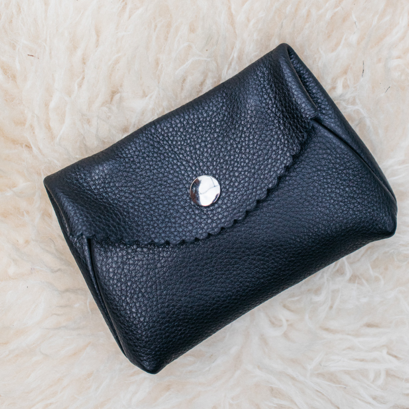 Black leather discount coin purse
