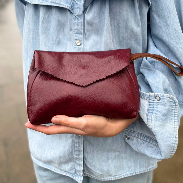 AVA clutch Bordeaux