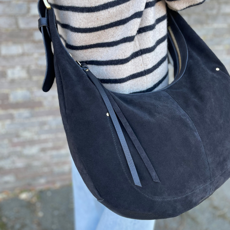 Beau Crescent Limited Edition black