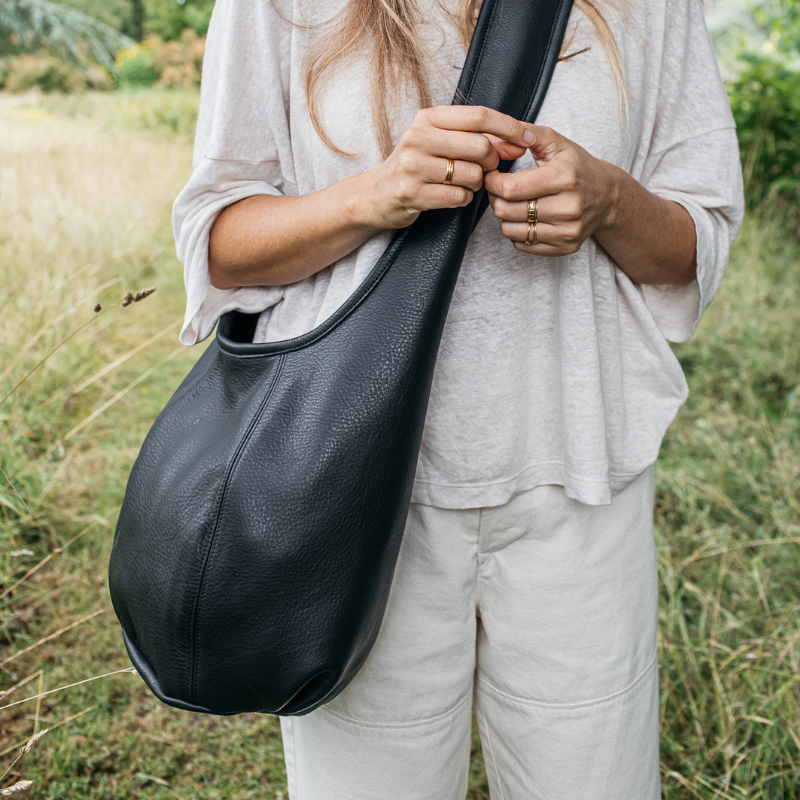 Outlet -  HALLY black