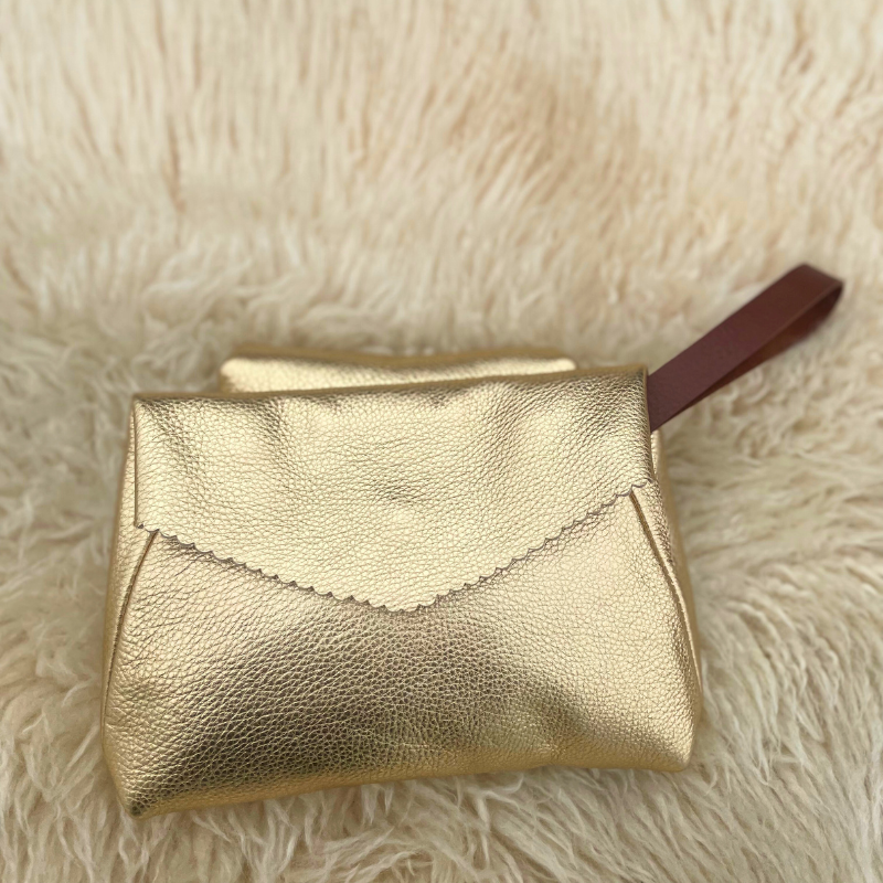 AVA clutch gold