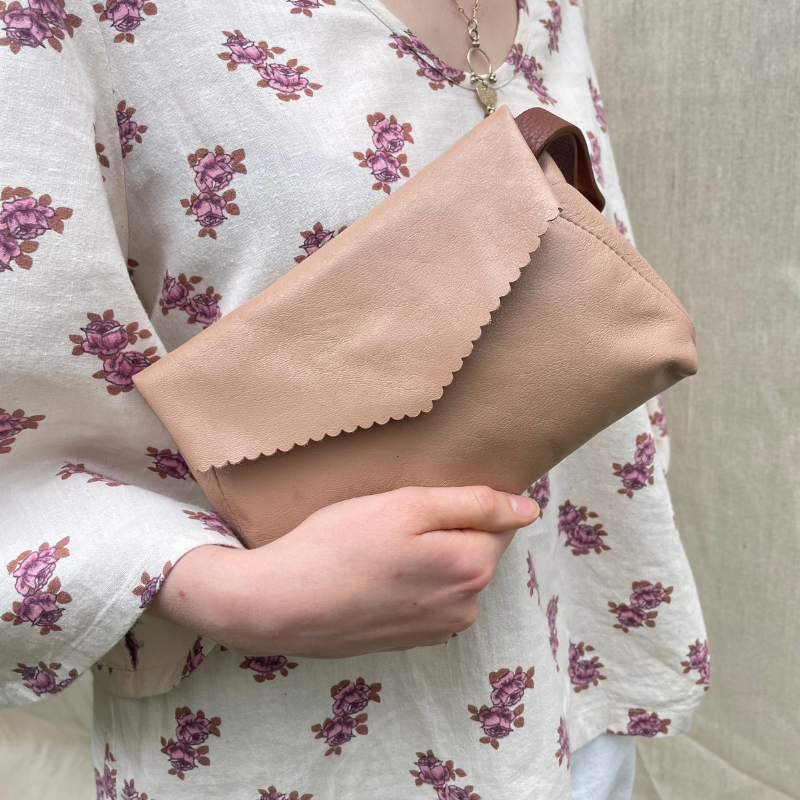 AVA clutch nude ltd edition