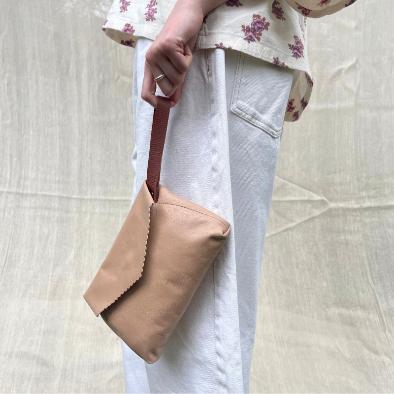 AVA clutch nude ltd edition