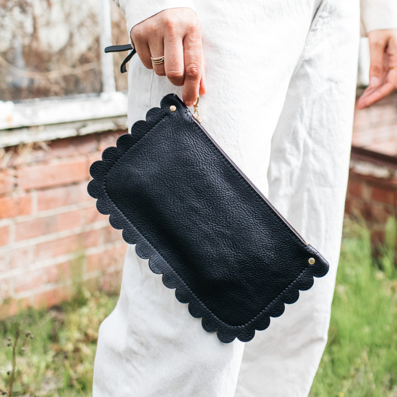 Carey scallop purse